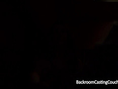 Шатенка с большими сиськами на кастинге оттрахана во все дырки