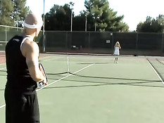 После игры в теннис грудастая Gina Lynn ебётся со своим партнёром