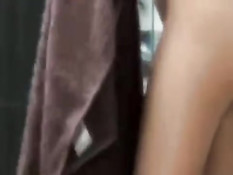 Брюнеточка April O\'Neil моется в душе и занимается сексом с парнем