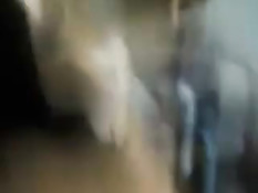 Парень в разных позах трахает подругу и снимает домашнее порно