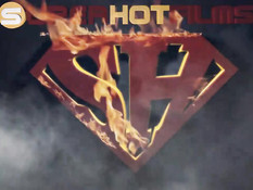 Кудрявая мулаточка с татуировками на кровати трахается с негром