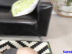 Зрелая английская лесбиянка занимается любовью с юной подругой