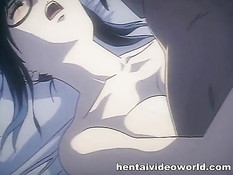 Парень раздел хентай девку в очках и оттрахал сверху на кровати