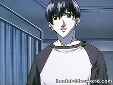 Парень раздел хентай девку в очках и оттрахал сверху на кровати