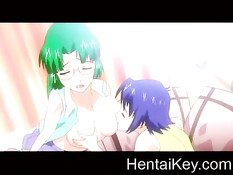 Две милые хентай лесбиянки целуются и трутся кисками на диване