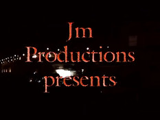 Парни дрочат на двух голых блондинок и заливают спермой их лица