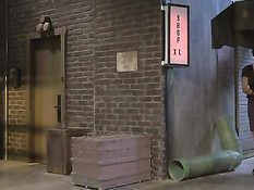 Парень отодрал в подворотне брюнетку с большой грудью Shay Fox