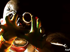 Парень в гриме монстра засадил член в задницу азиатке Asa Akira