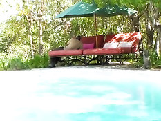 Большой чёрный член входит в анус молодой блондинки Jessie Volt