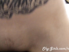 Рыжая татуированная девушка Оливия оттрахана на порно кастинге