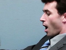 Грудастая красотка Samantha Saint решила помочь мужчине кончить