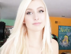 Минет и ебля с милой блондинкой с маленькой грудью Alexa Grace
