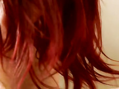 Рыжая девушка Piper Fawn с утра подрочила член и получила сперму