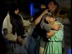 Преступники ночью связывают девок и занимаются жёстким сексом