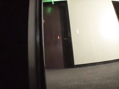 Молодую шлюху Sasha Grey в сортире заставляют лизать задницу