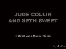 Голубые парни отсасывают в позе 69 и трахаются в очко на кровати