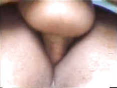 Три смуглых индийских гея занимаются любовью на свежем воздухе