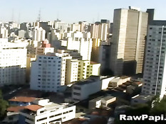 Латинские геи пришли в гостиницу и занялись любовью на кровати