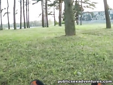 Иностранец снял на улице русскую девку и отодрал сучку в парке