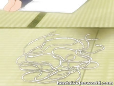 Хентай девушка с большой грудью развязывает парня и сосёт член