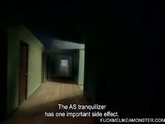 Красивая хентай блондиночка мастурбирует киску на полу в ванной