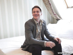 Блондиночка из России за деньги готова заниматься жёстким сексом