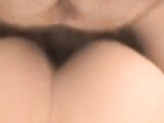 Он трахает раком женщину и крупным планом снимает происходящее