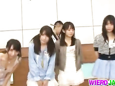 Азиатские девки раздеваются догола и надевают костюмы для игр