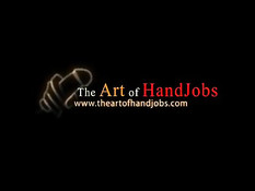 Соблазнительная блондинка подрочила руками и получила сперму