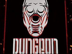 Привязанную шлюху с кляпом во рту Vanessa Naughty порют и ебут