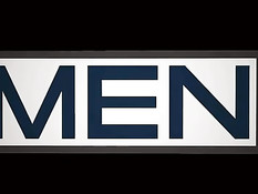 Компания молодых геев занимается групповым сексом в гостинице