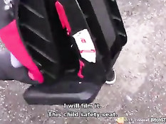 Снял на автостоянке брюнетку и оттрахал на лестнице в подъезде