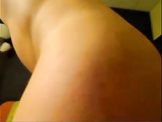 Девушка в порно видеочате показывает своё юное обнажённое тело