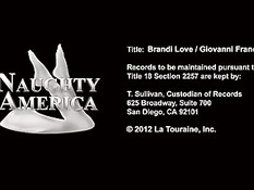 После сладкого минета парень ебёт на кровати сисястую Brandi Love