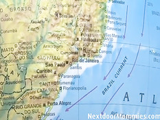 Блондинка в сетчатых чулках ебётся с похотливым преподавателем