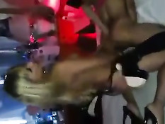 Аргентинская блондинка лесбиянка страпоном оттрахала брюнетку