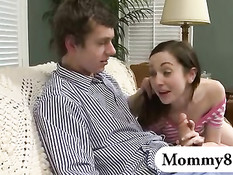 Парень трахает молодую подружку и даёт отсосать член её мачехе