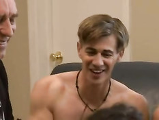 Свингеры снимают новое порно видео на своей очередной встрече