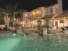 Красивые свингеры занимаются сексом в романтической атмосфере