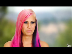 Свингеры летом купаются в бассейне на вилле и занимаются сексом