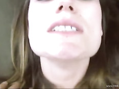 Грудастая тёлка с волосатым лобком 	Rucca Page ебётся на кастинге