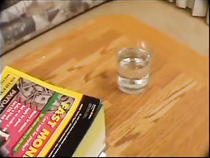 Мужик ебёт в волосатую пизду пожилую даму с большой задницей