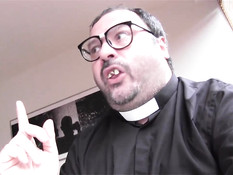 Похотливый испанский священник оттрахал развратную брюнеточку