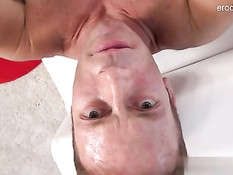 18-летняя венгерская студентка Melinda оттрахана на порно кастинге