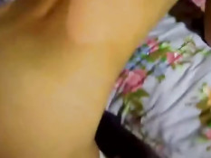 Длинноволосая девчонка в белых чулках снимается в порно ролике