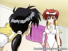 Парнишка занимается сексом с двумя влюблёнными аниме девками