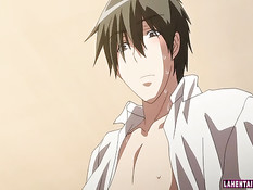 Хентай девка с большой грудью подползла к парню и села на член