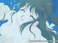 Обнажённую хентай девку под водой в море оттрахали вибратором