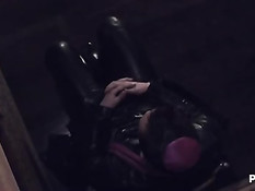 Грешная монахиня лижет киску сестре и отсасывает хуй священнику