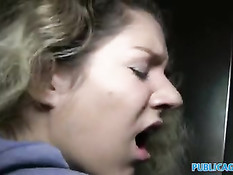 Парень отодрал в подъезде венгерскую девку с красивой причёской